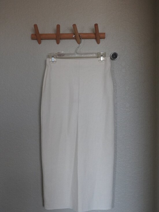 ZARA Dresses & Skirts - Small Cream Midi Soft Skirt